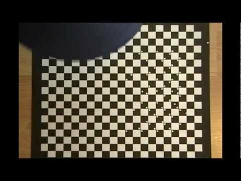 Иллюзия деформированная шахматная доска